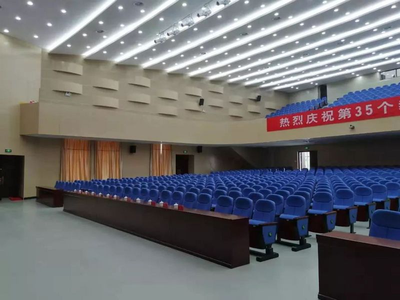 福建警察学院大礼堂拥有这样的高级音响-2.jpg 福建警察学院大礼堂拥有这样的高级音响-2.jpg