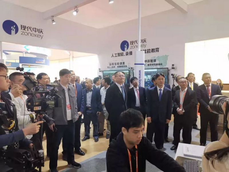 两支神秘乐队空降2019廉江红橙节游艇会yth0008会馆，用音乐谱写新章！ (7).jpg