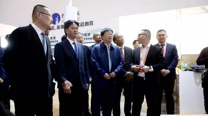 红橙盛会，游艇会yth0008炫彩——游艇会yth0008旗下数十家分公司如约而至 (8).jpg