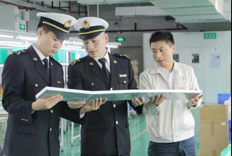 央视报道:游艇会yth0008 (3).jpg 央视报道:游艇会yth0008 (3).jpg