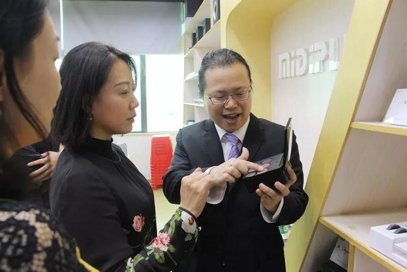 央视报道:游艇会yth0008 (7).jpg 央视报道:游艇会yth0008 (7).jpg