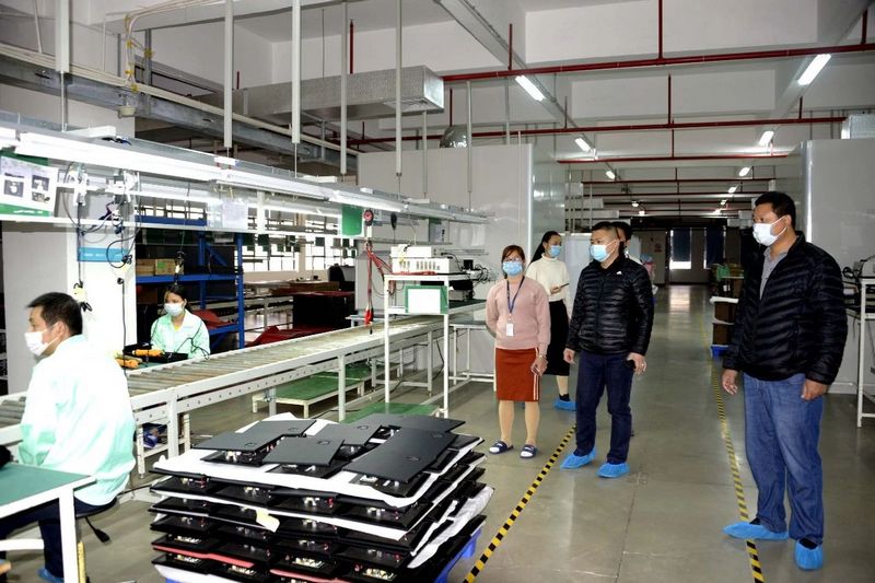 廉江市委书记林海武在游艇会yth0008高新科技产业园调研指导疫情防控及复工复产工作 (14).jpg