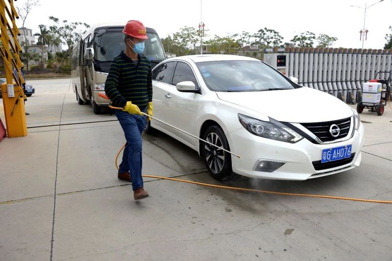 廉江市委书记林海武在游艇会yth0008高新科技产业园调研指导疫情防控及复工复产工作 (19).jpg