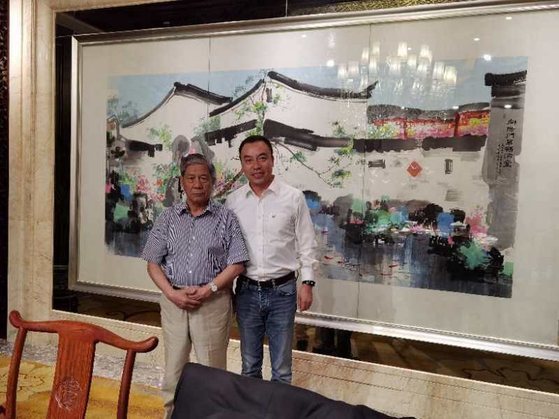 热烈祝贺游艇会yth0008董事局副主席冯继勇先生获评为燕山大学杰出校友！ (3).jpg